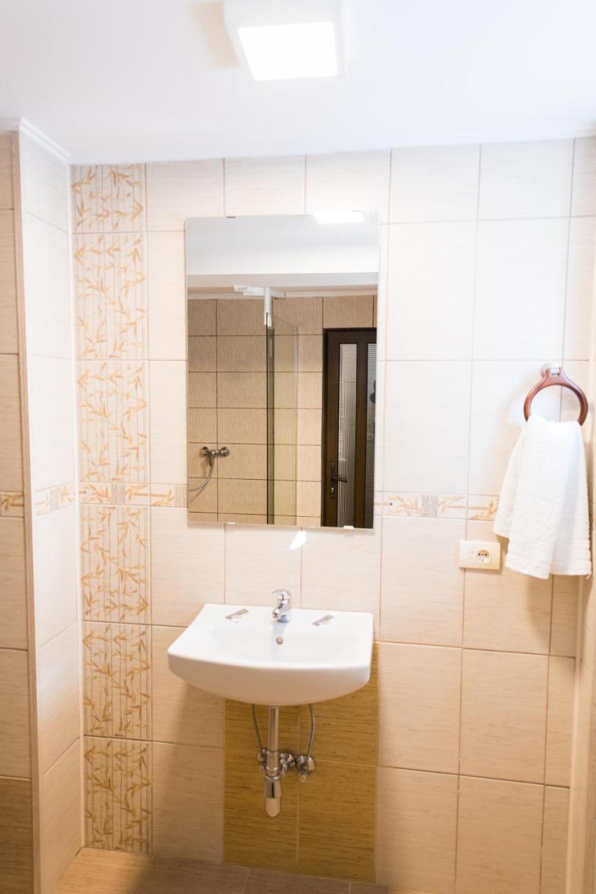 Pensiunea Puiu Afumaţi Buitenkant foto